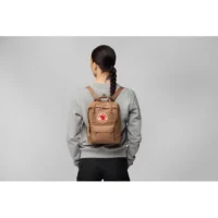 Mochila Fjallraven mochila__kanken_mini_royal_bl_4 resistente y funcional para uso diario