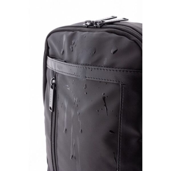 mochila cruzada Dark de Vogart 3 thumbnail 2000x2000 80