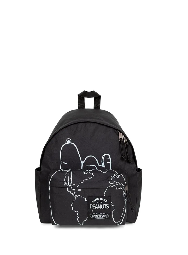 EK0A5BG4_7O1_peanuts_placed_