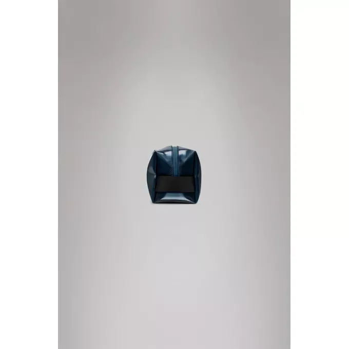 rains_neceser_wash_bag_small_15580_spill_3