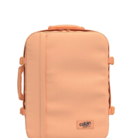 cabinzero_mochila_viaje_classic_44_sunny_day.webp
