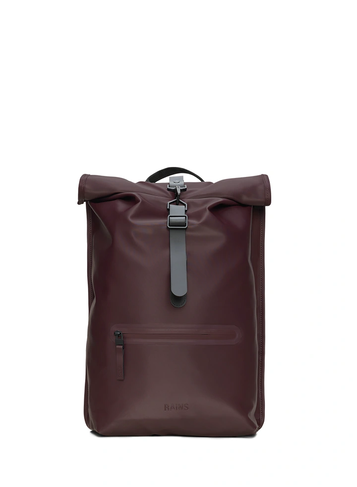 mochilas_rains_rolltop_rucksak_13320_depth.webp